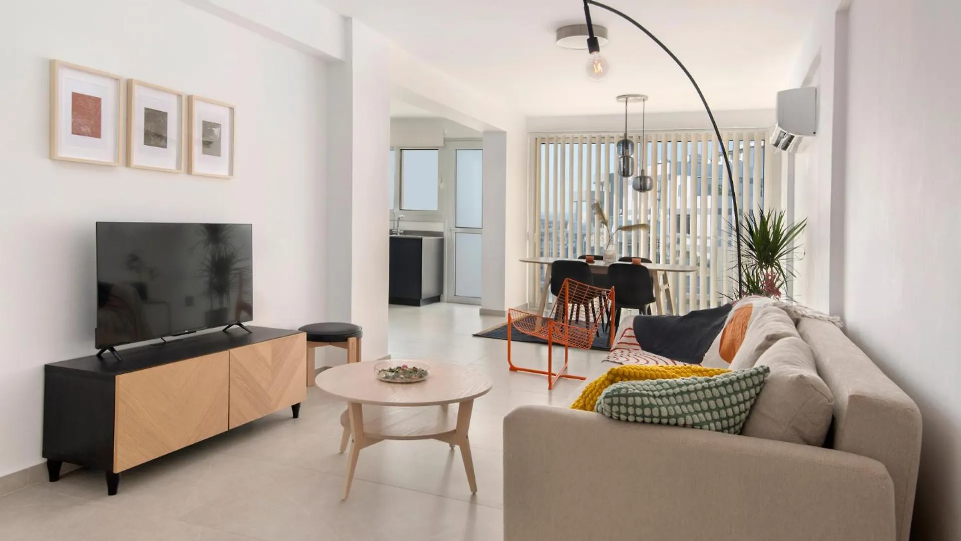 Amazing Two Bedroom Apartment Larnaca